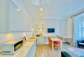 York City Center Apartments with Free Private Parking